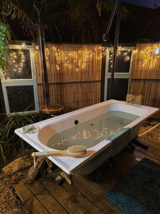 Gumboot Paradise Eco Stay Barrytown Ngoại thất bức ảnh